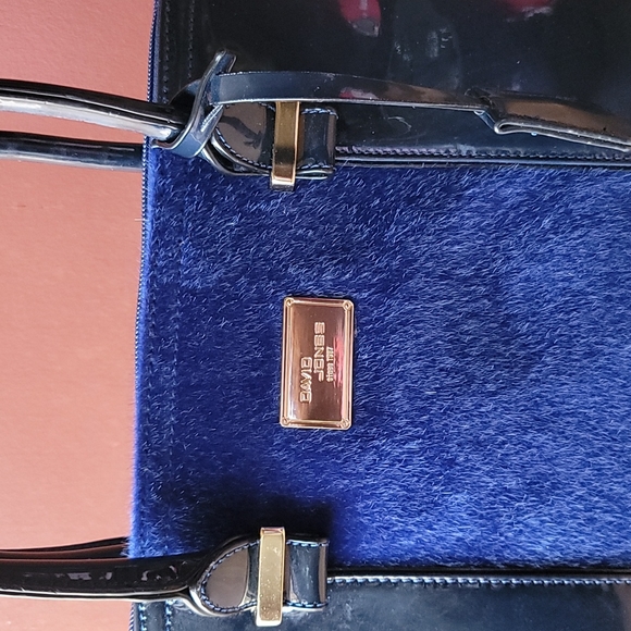 Purse - Picture 2 of 3